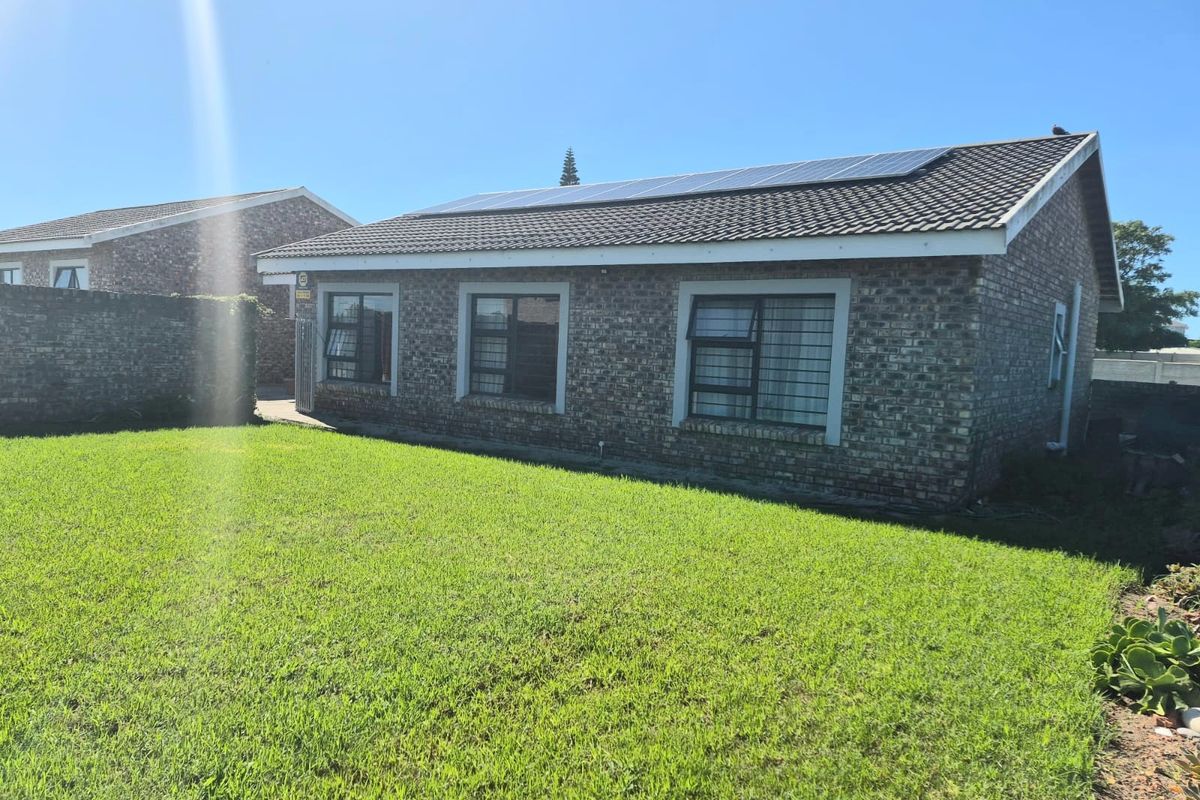 House For Sale In Mossel Bay - Photo 4