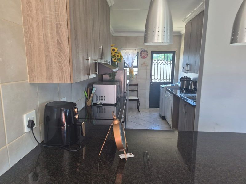 House For Sale In Mossel Bay - Photo 9