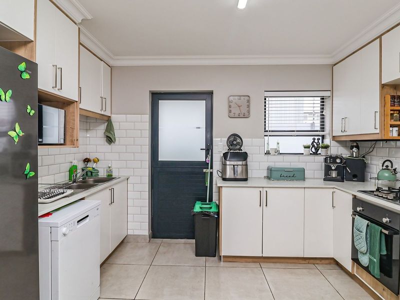 House For Sale In Mossel Bay - Photo 9