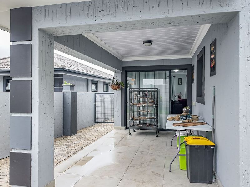 House For Sale In Mossel Bay - Photo 3