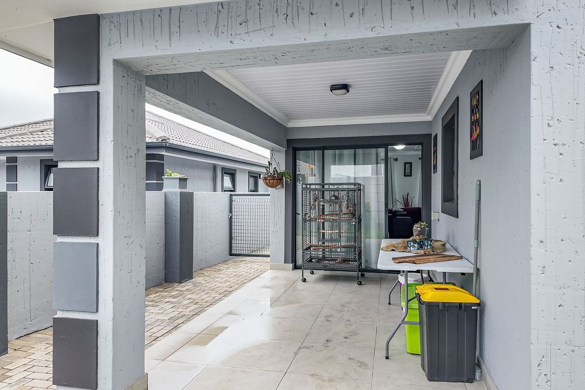 House For Sale In Mossel Bay - Photo 3