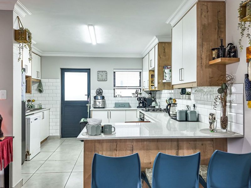 House For Sale In Mossel Bay - Photo 7