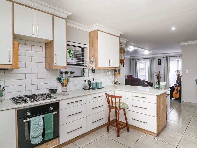 House For Sale In Mossel Bay - Photo 6