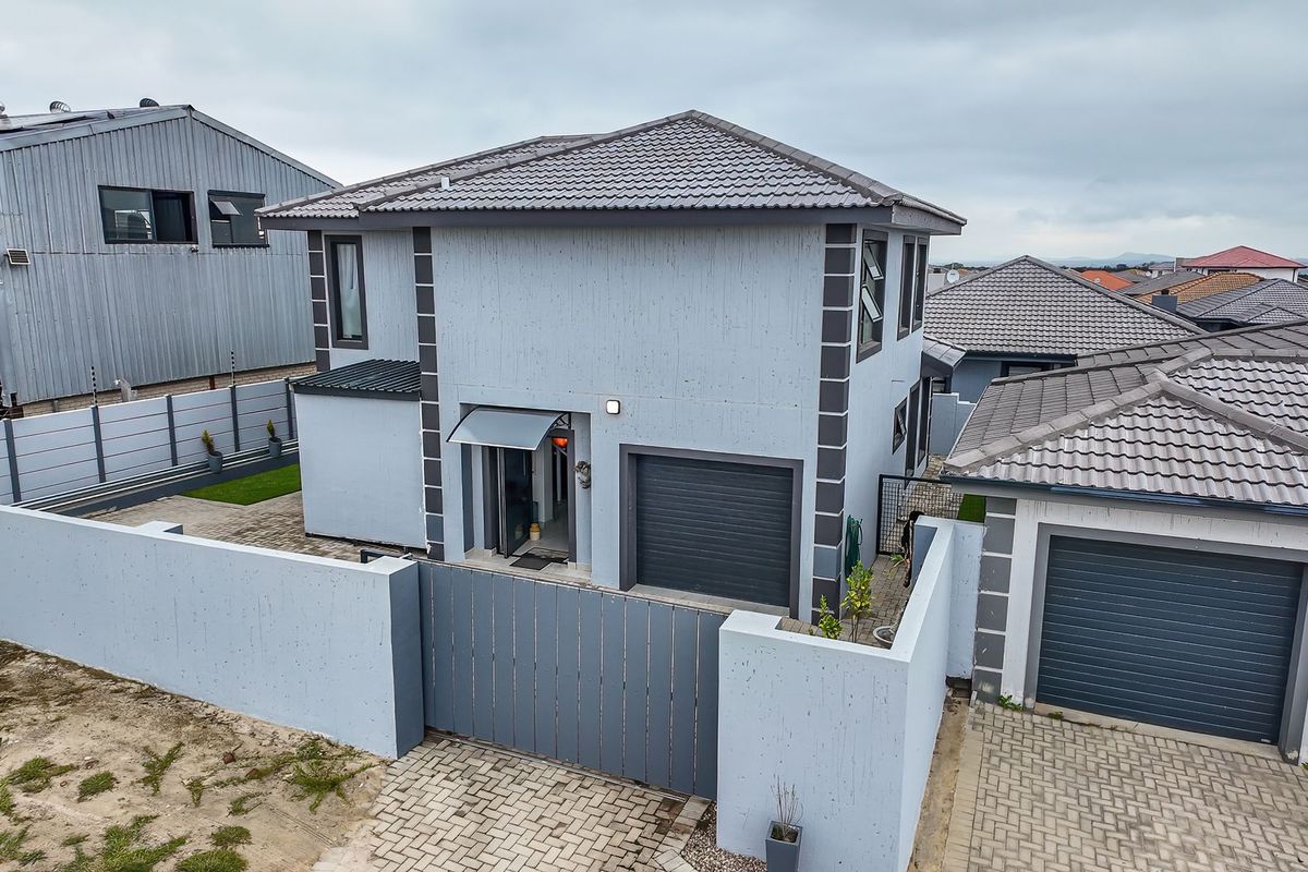 House For Sale In Mossel Bay - Photo 4