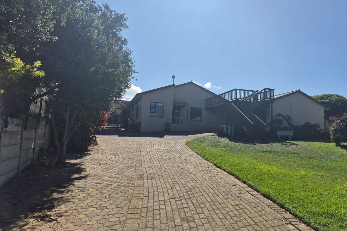 House For Sale In Mossel Bay - Photo 4