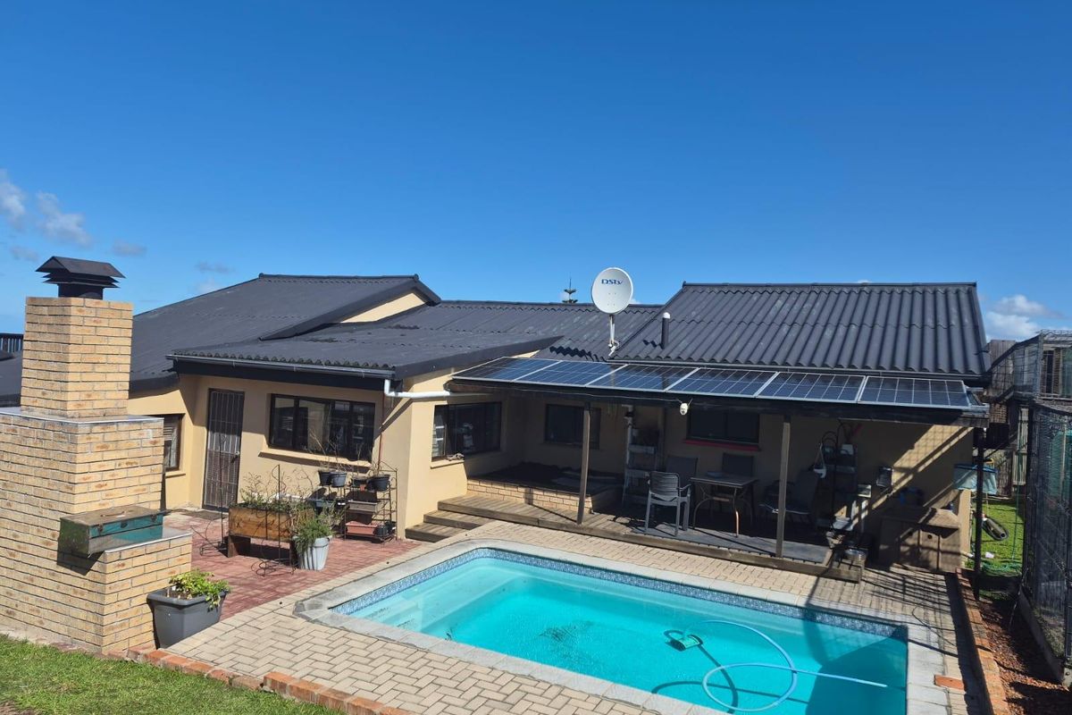 House For Sale In Mossel Bay - Photo 2