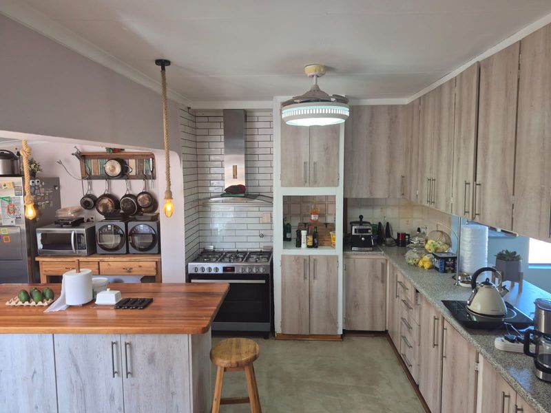 House For Sale In Mossel Bay - Photo 3