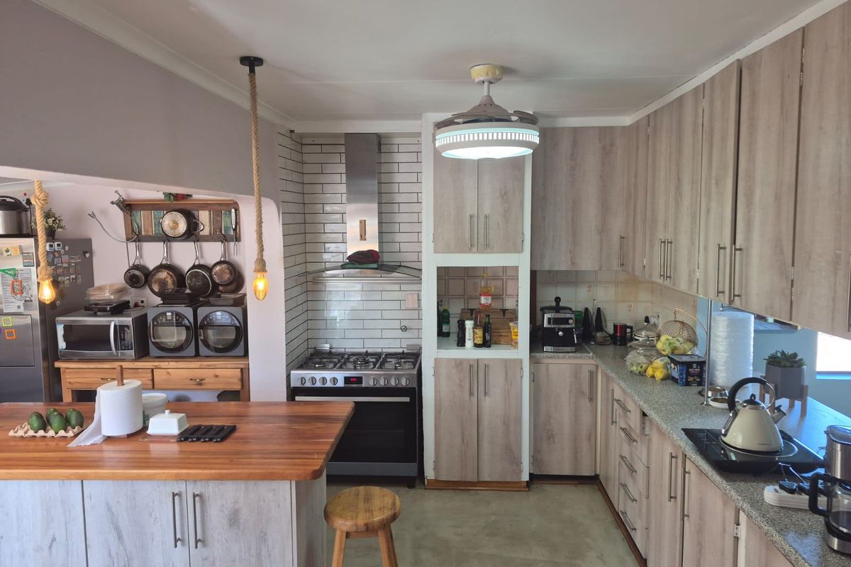 House For Sale In Mossel Bay - Photo 3