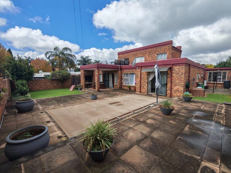 House For Sale In Pretoria - Photo 2