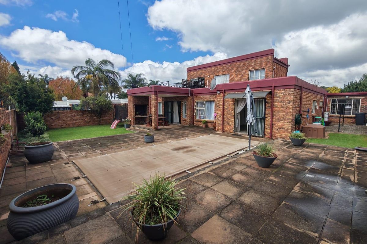 House For Sale In Pretoria - Photo 2