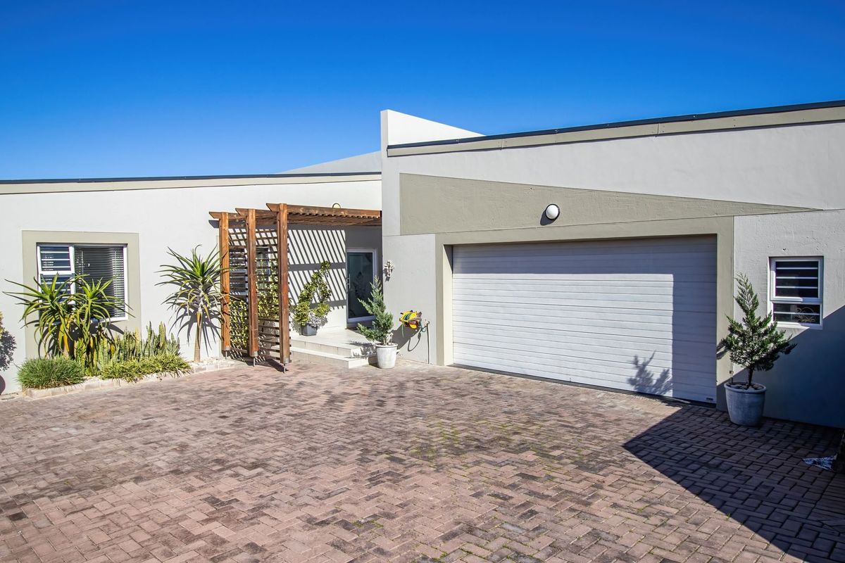House For Sale In Langebaan - Photo 2