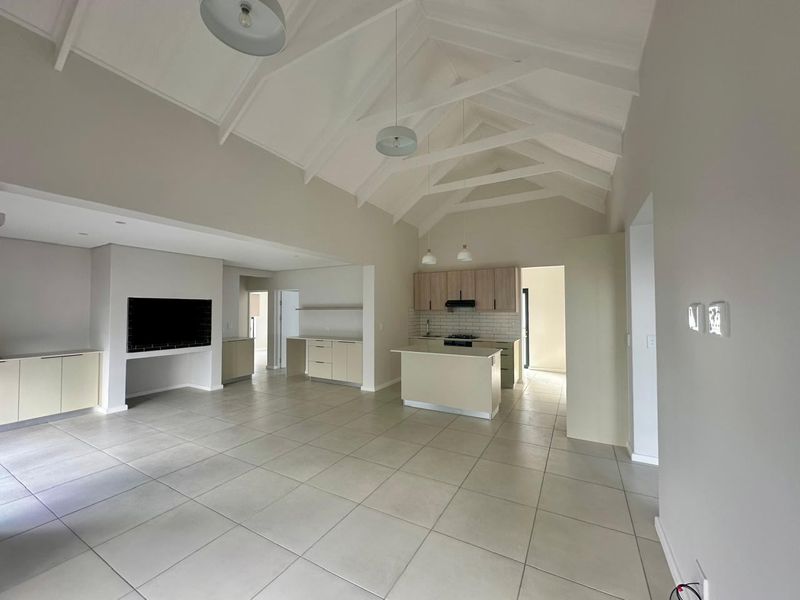 House Rental Monthly In Langebaan - Photo 2