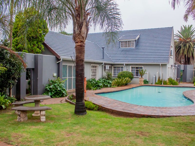 House For Sale In Boksburg - Photo 2