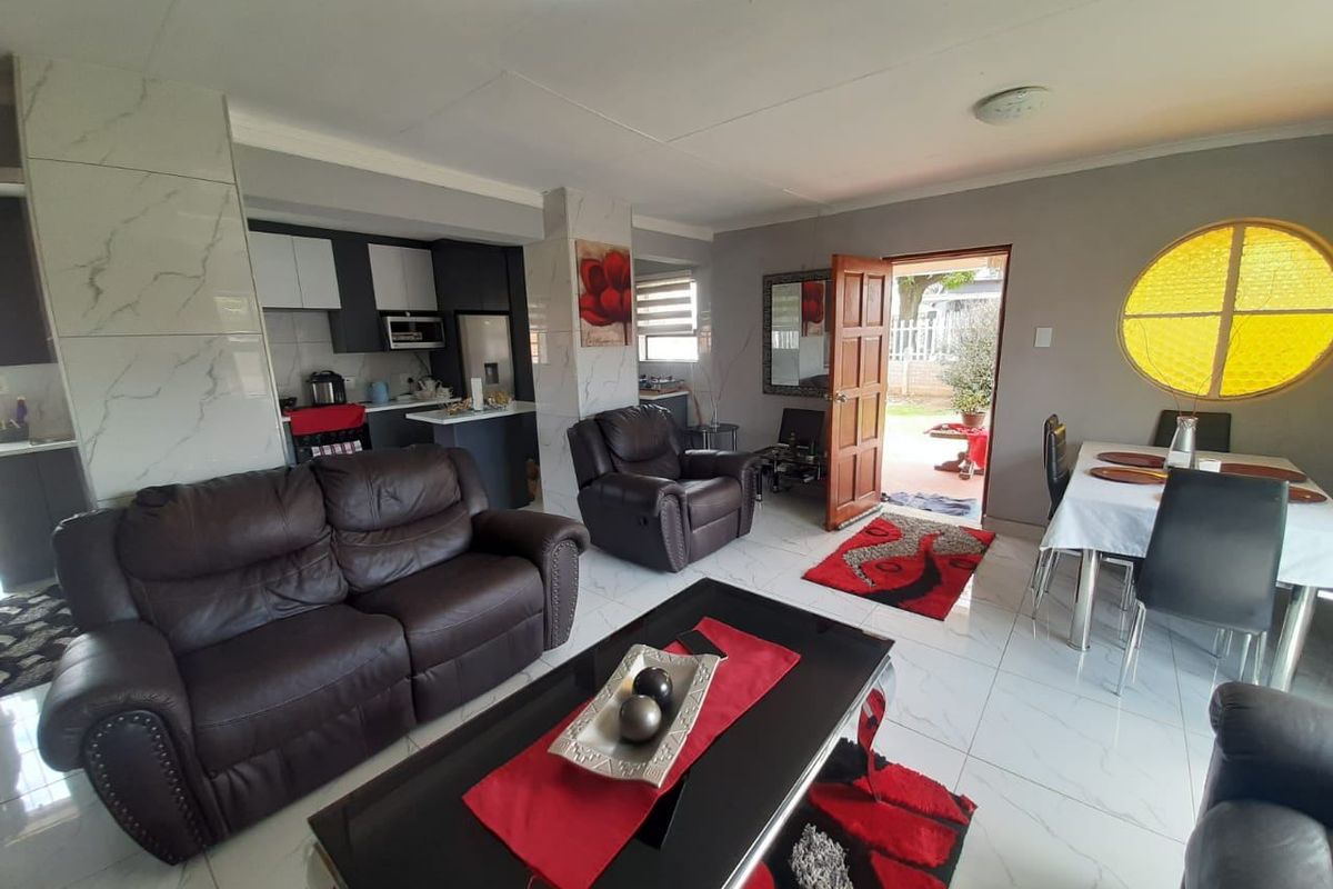 House For Sale In Brakpan - Photo 3