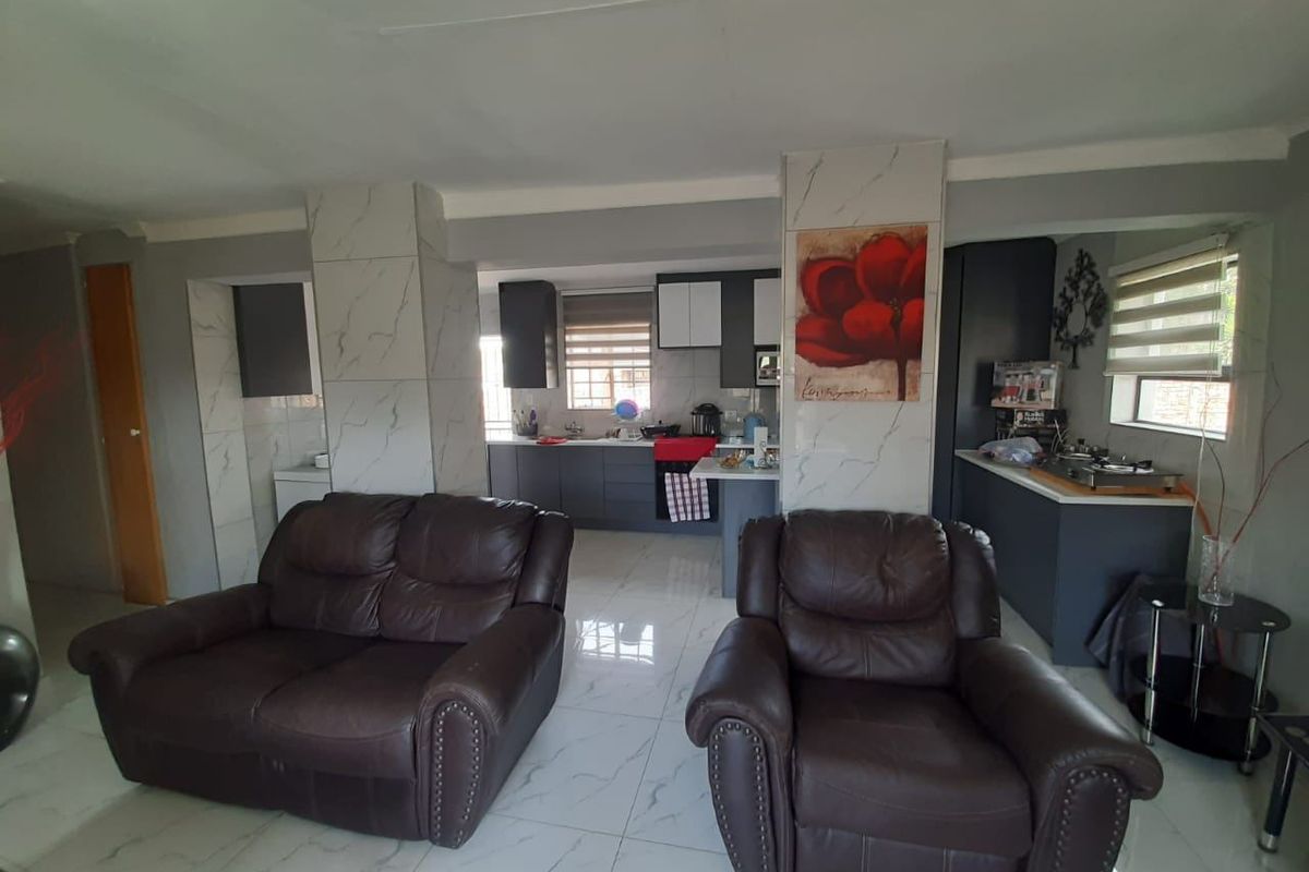 House For Sale In Brakpan - Photo 2