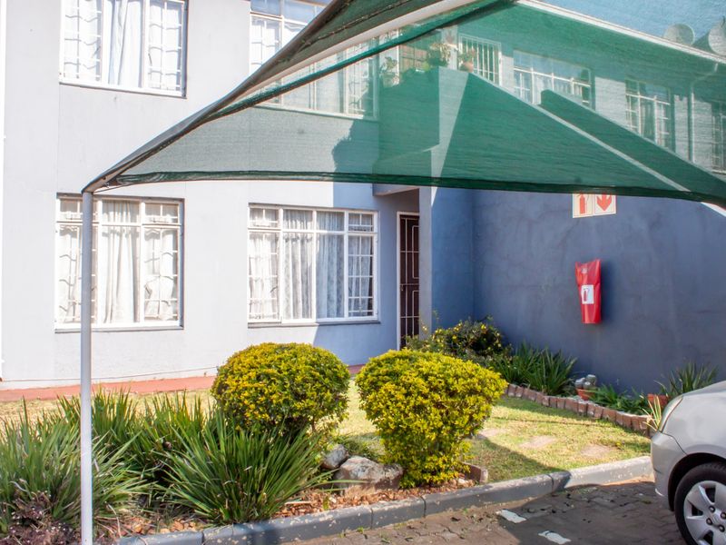 Townhouse For Sale In Boksburg - Photo 2