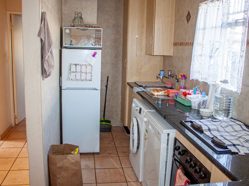 Townhouse For Sale In Boksburg - Photo 5