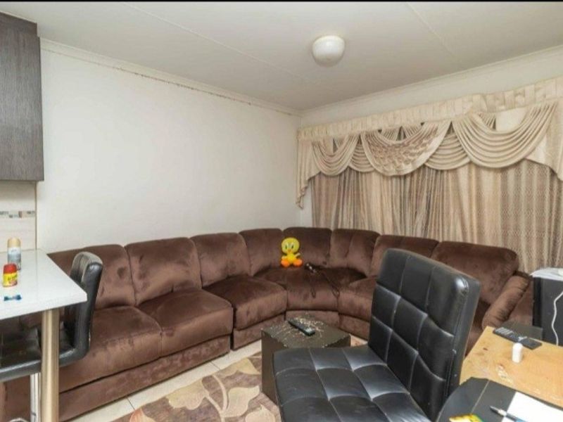 House For Sale In Springs - Photo 4