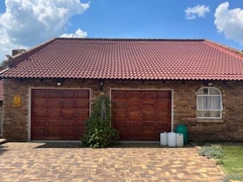 House For Sale In Secunda - Photo 2