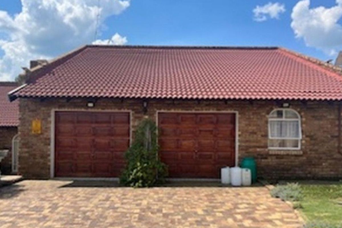 House For Sale In Secunda - Photo 2
