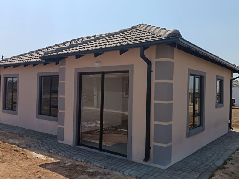 House For Sale In Akasia - Photo 1