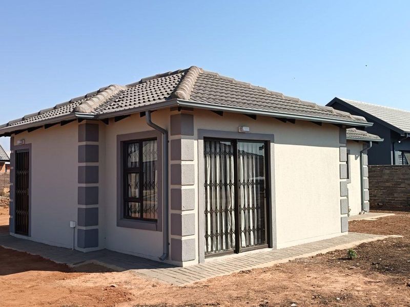 House For Sale In Akasia - Photo 4