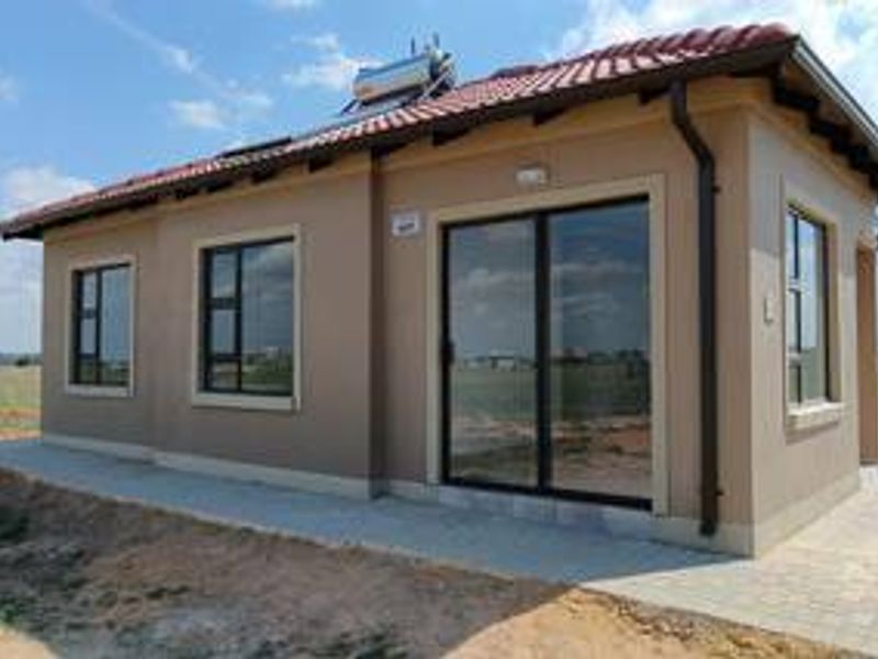 House For Sale In Akasia - Photo 1