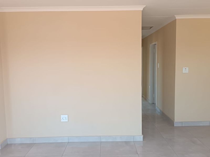 House For Sale In Akasia - Photo 8