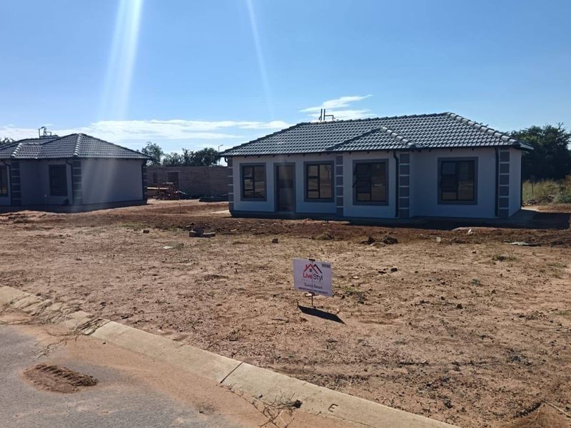 House For Sale In Akasia - Photo 4
