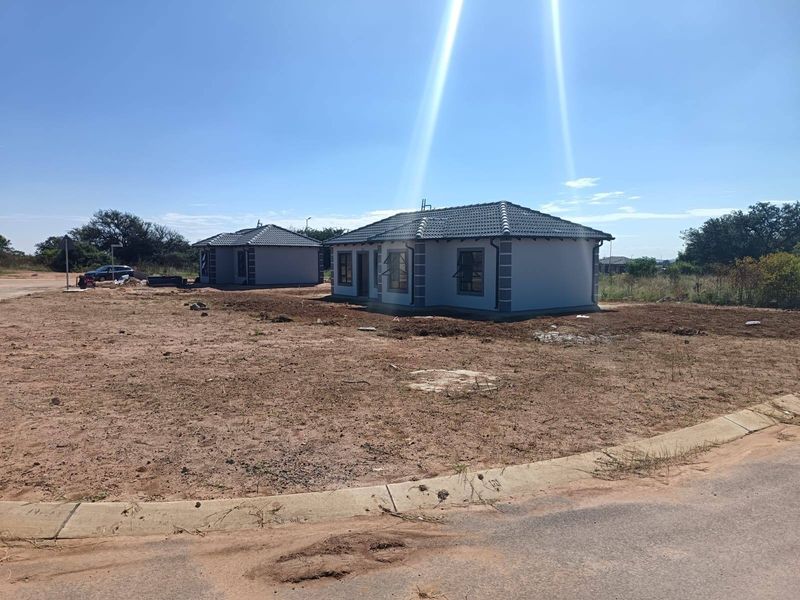 House For Sale In Akasia - Photo 2