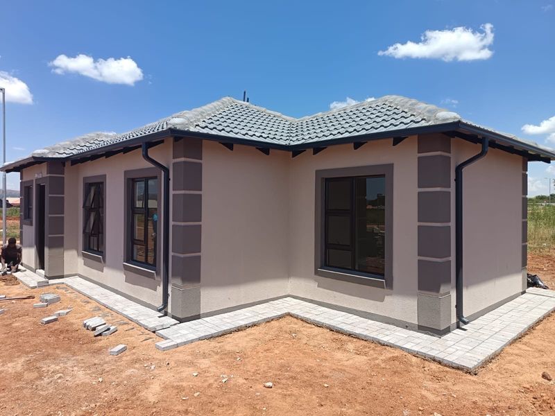 House For Sale In Akasia - Photo 2