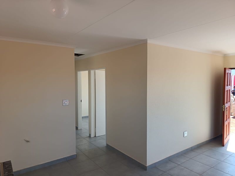 House For Sale In Akasia - Photo 8