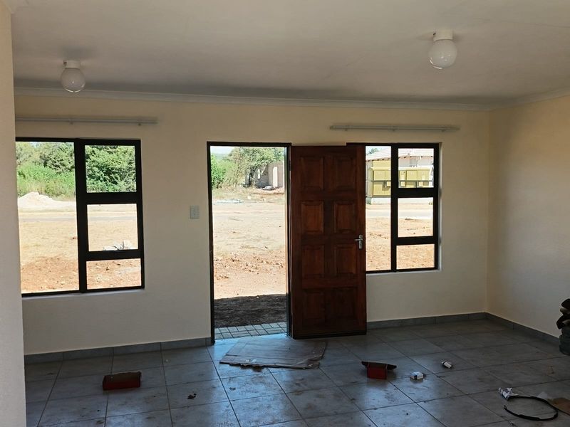 House For Sale In Akasia - Photo 1