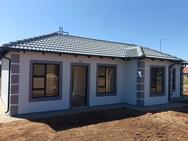 House For Sale In Akasia - Photo 2