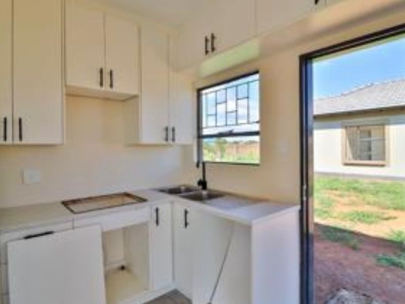 House For Sale In Akasia - Photo 5