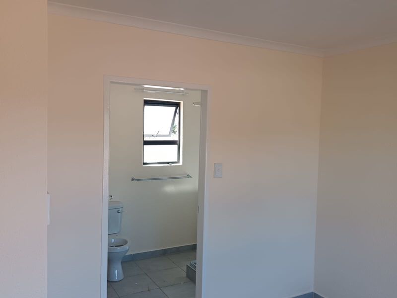 House For Sale In Akasia - Photo 4