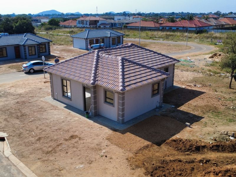 House For Sale In Akasia - Photo 2
