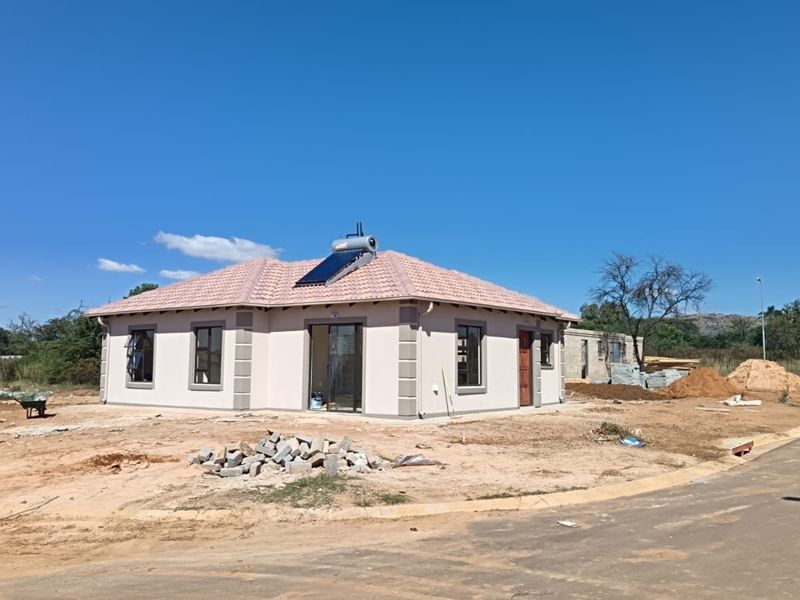 House For Sale In Akasia - Photo 2