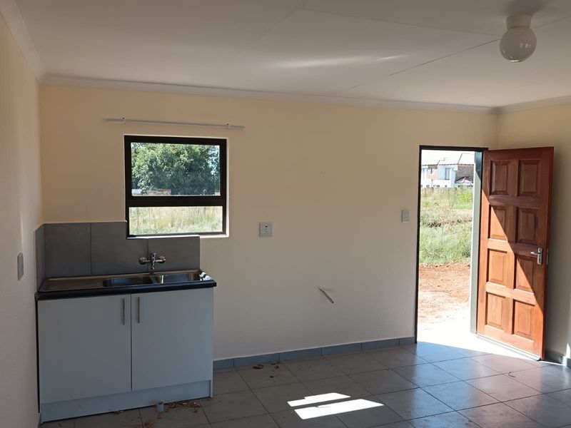 House For Sale In Akasia - Photo 4