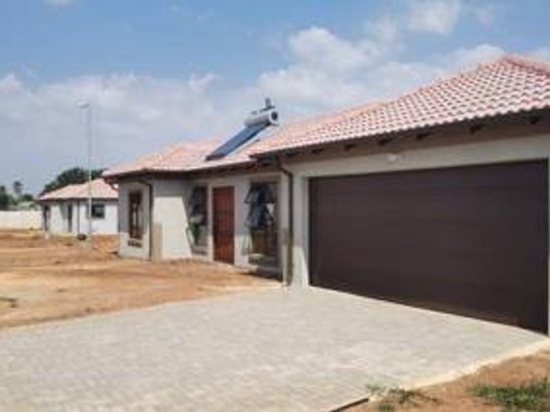 House For Sale In Akasia - Photo 3