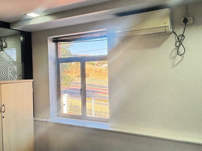 Commercial Rental Monthly In Sandton - Photo 5