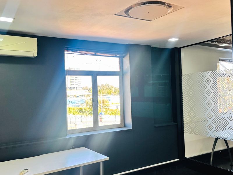 Commercial Rental Monthly In Sandton - Photo 9