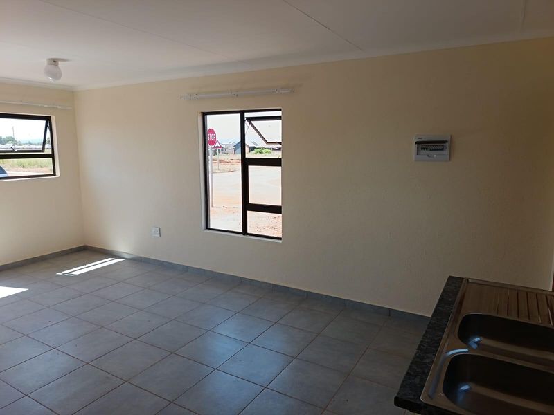 House For Sale In Akasia - Photo 9