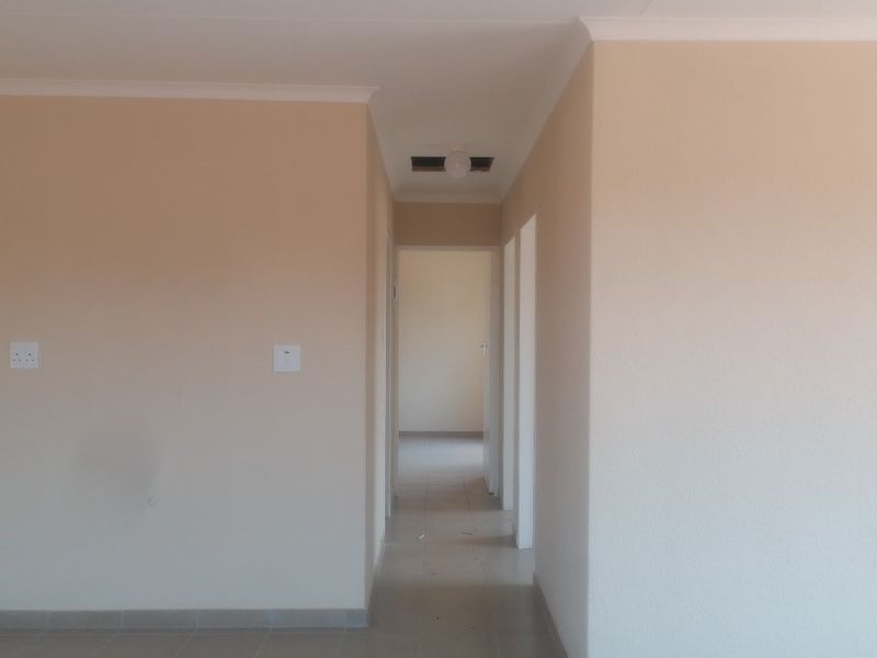 House For Sale In Akasia - Photo 7