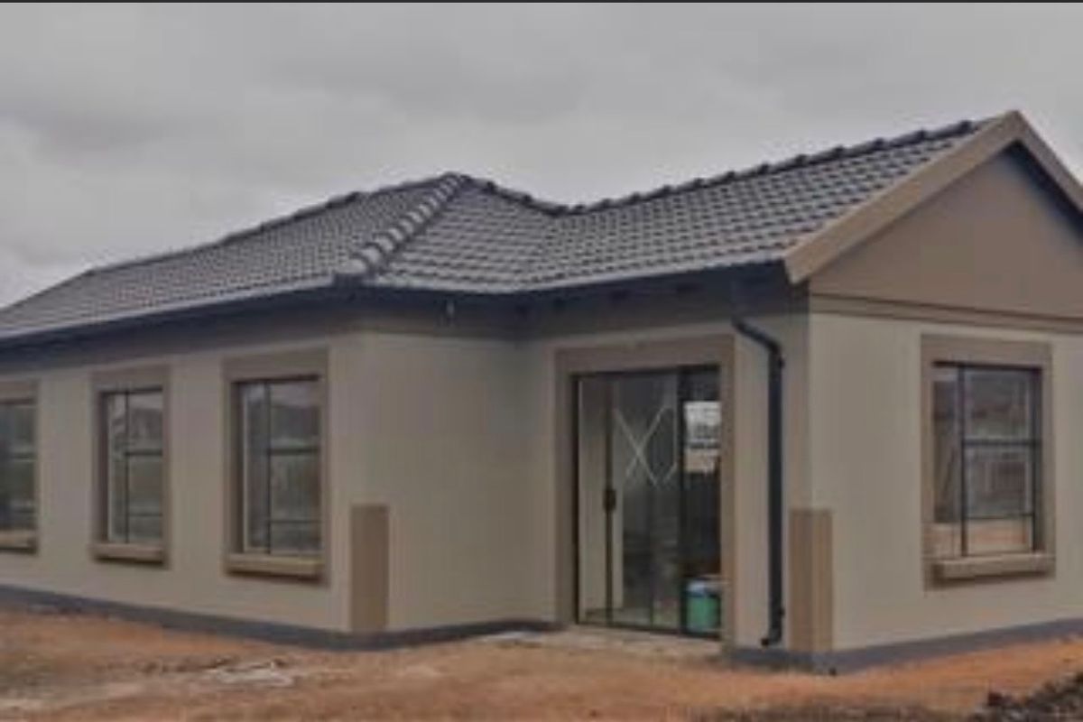 House For Sale In Akasia - Photo 2