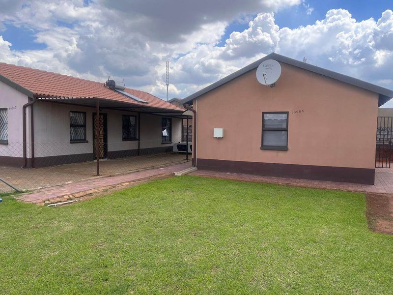 House For Sale In Boksburg - Photo 2