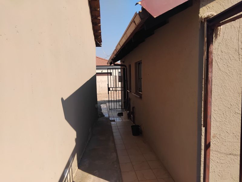 House For Sale In Boksburg - Photo 5
