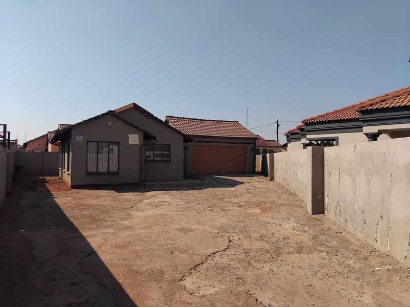 House For Sale In Boksburg - Photo 3