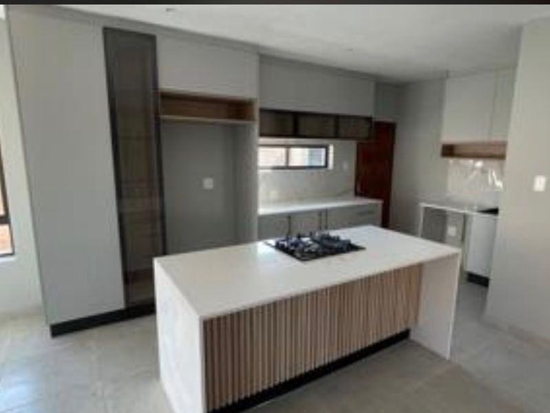 House For Sale In Akasia - Photo 7
