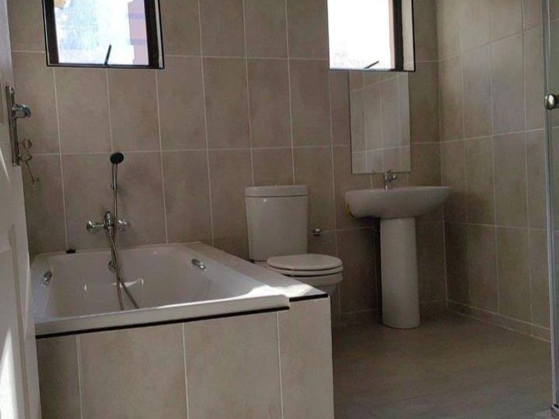 Townhouse For Sale In Akasia - Photo 8